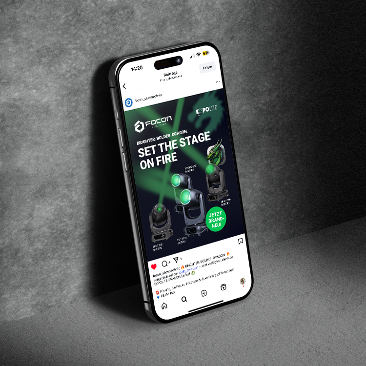 Smartphone mit Instagram-Beitrag von Focon Showtechnic zur neuen Lichttechnik-Serie von Prolite