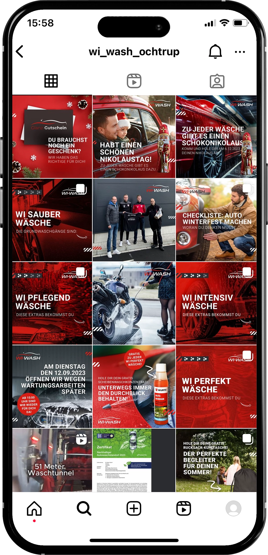 Mehrere Social Media Postings auf Handy