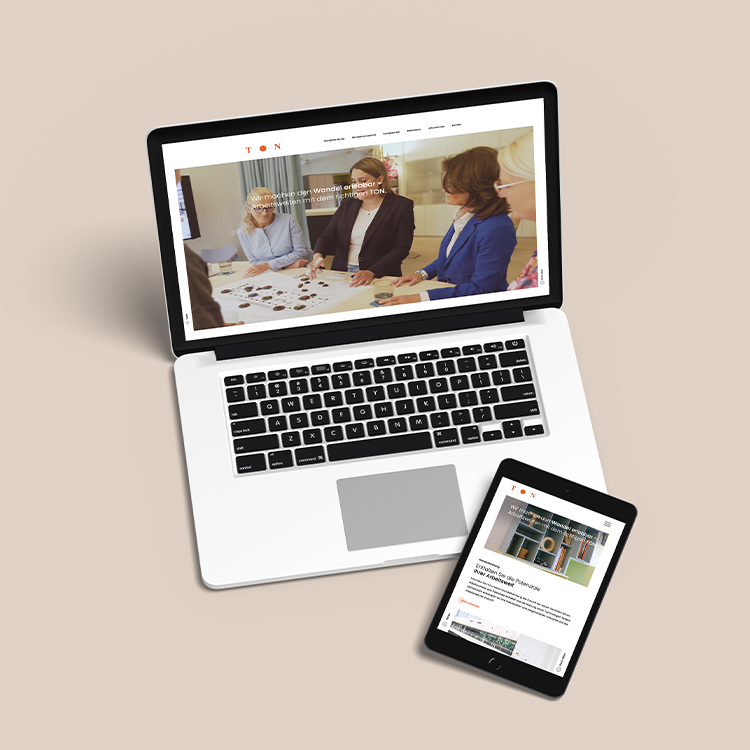 Laptop und Tablet zeigen die responsiv gestaltete Eventseite der TON Tage mit modernem Webdesign und klarer Benutzerführung